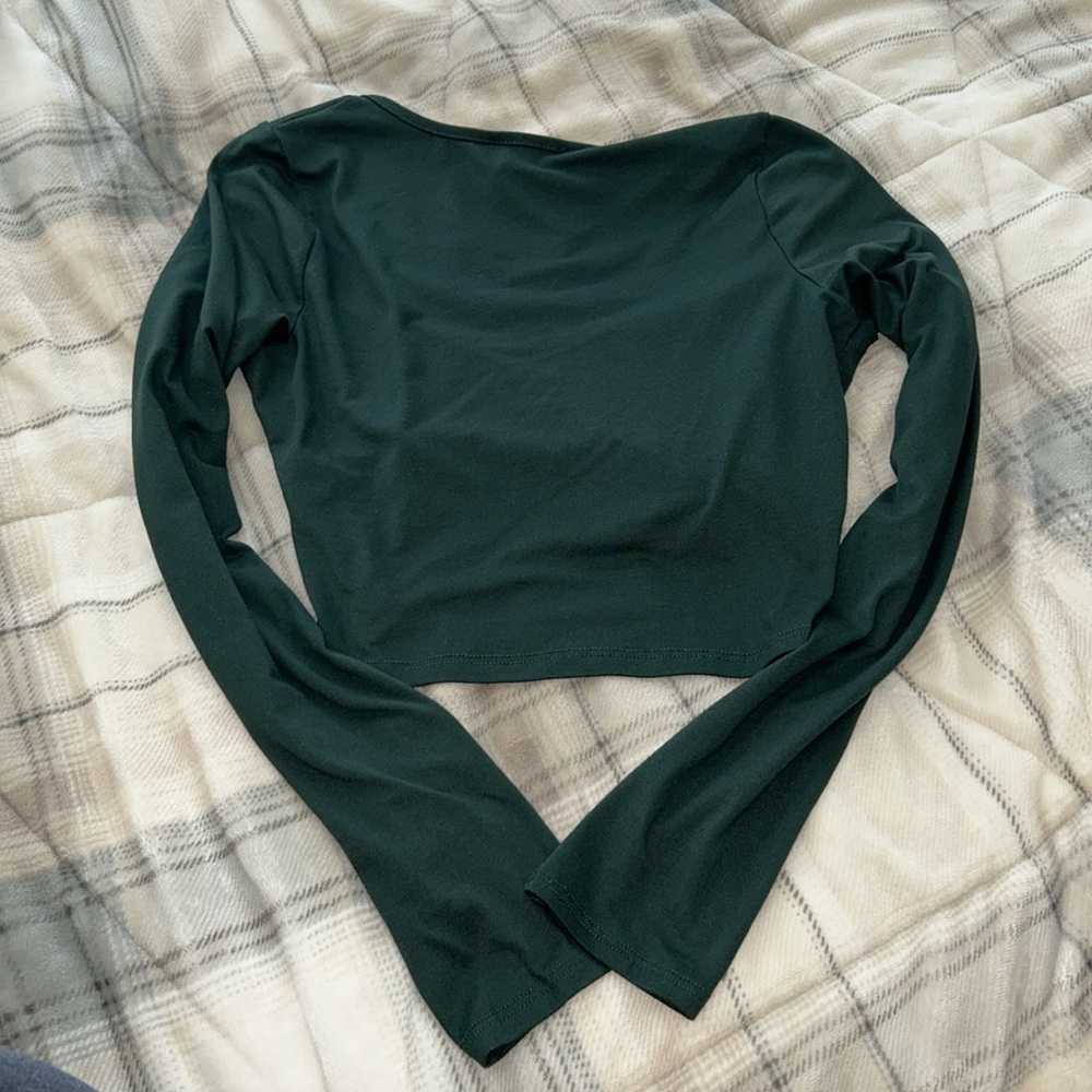 Forever21 Long sleeve crossed front Dark Green Going Out Top - Picture 2 of 5